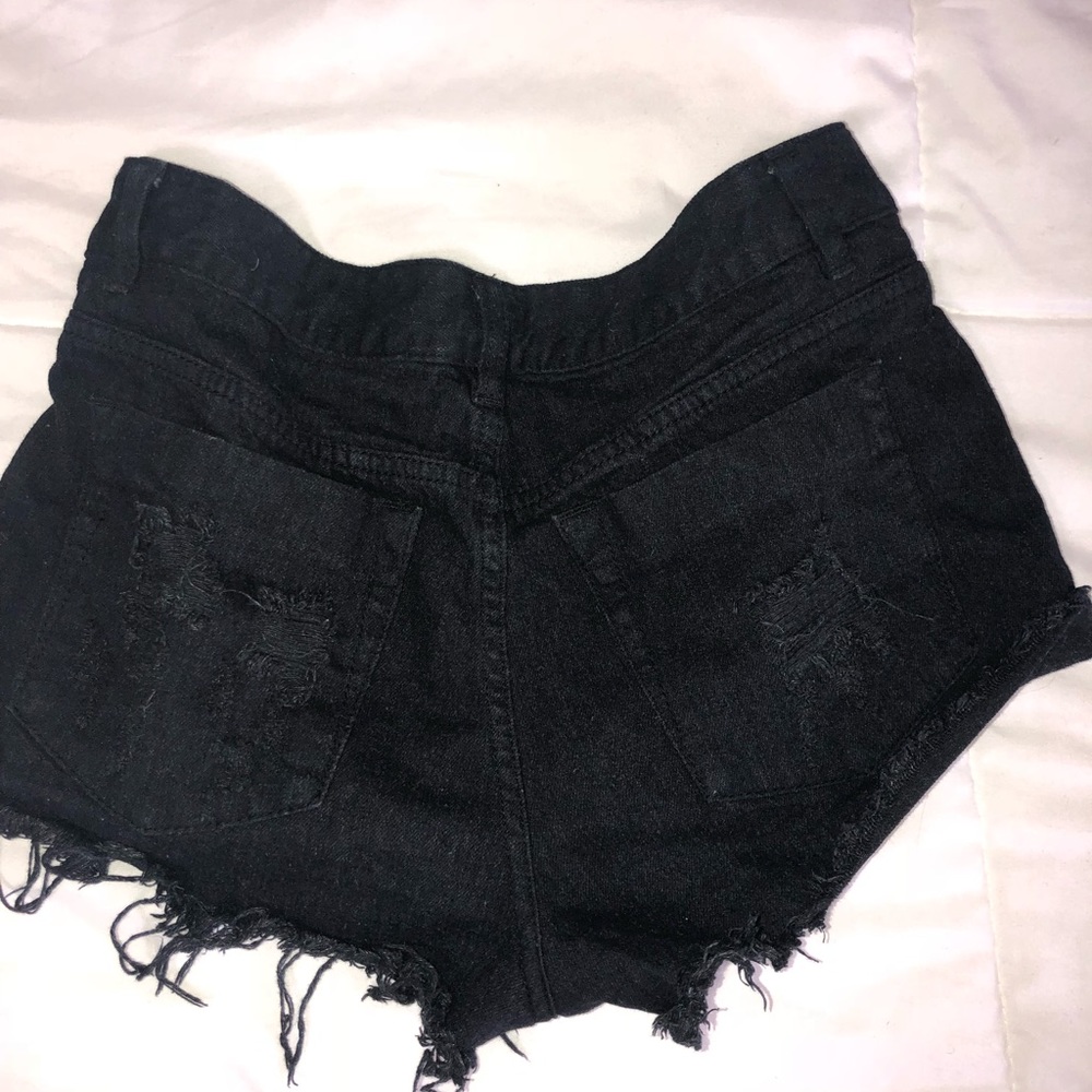 Black high waisted shorts - Picture 4 of 4